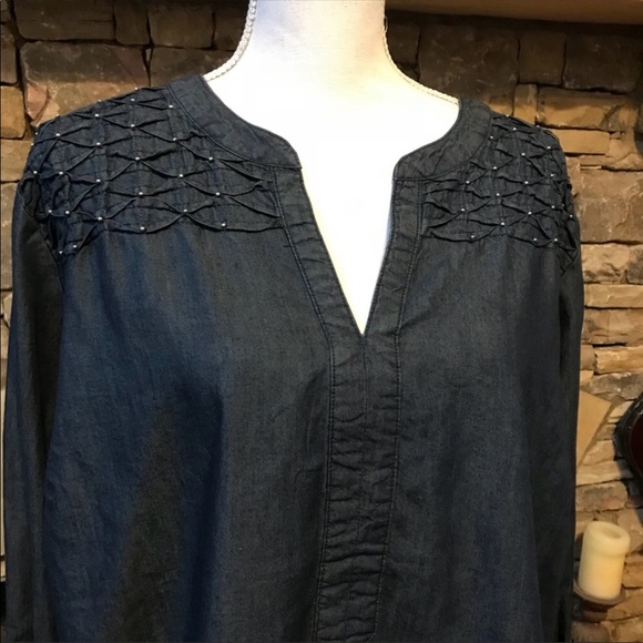 NWT Bandolino Dark Wash Denim Henley Shirt Large - Picture 2 of 8